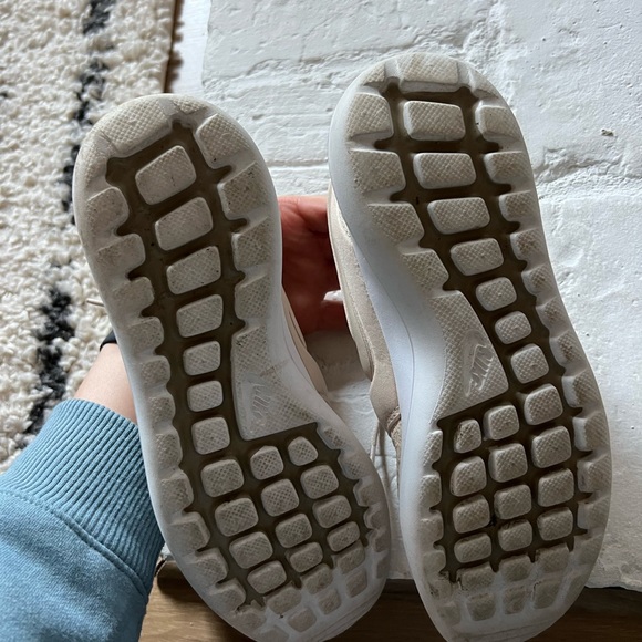 8.5 tan womens nikes - Picture 6 of 8